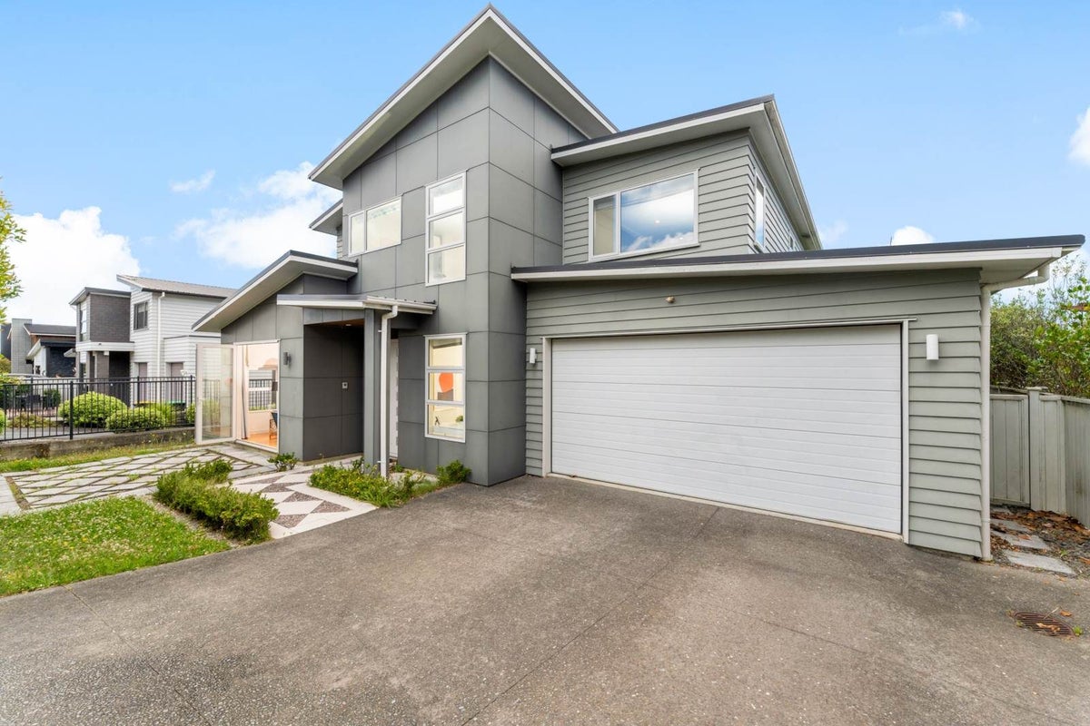 18 Remuremu Street, Long Bay, Auckland - Carousel 1