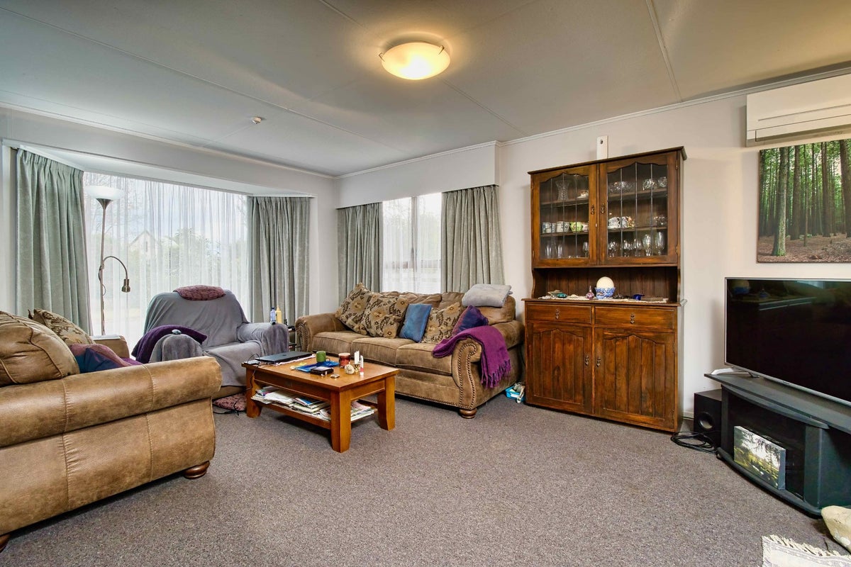 17 Amundsen Avenue, Flaxmere, Hastings - Carousel 2