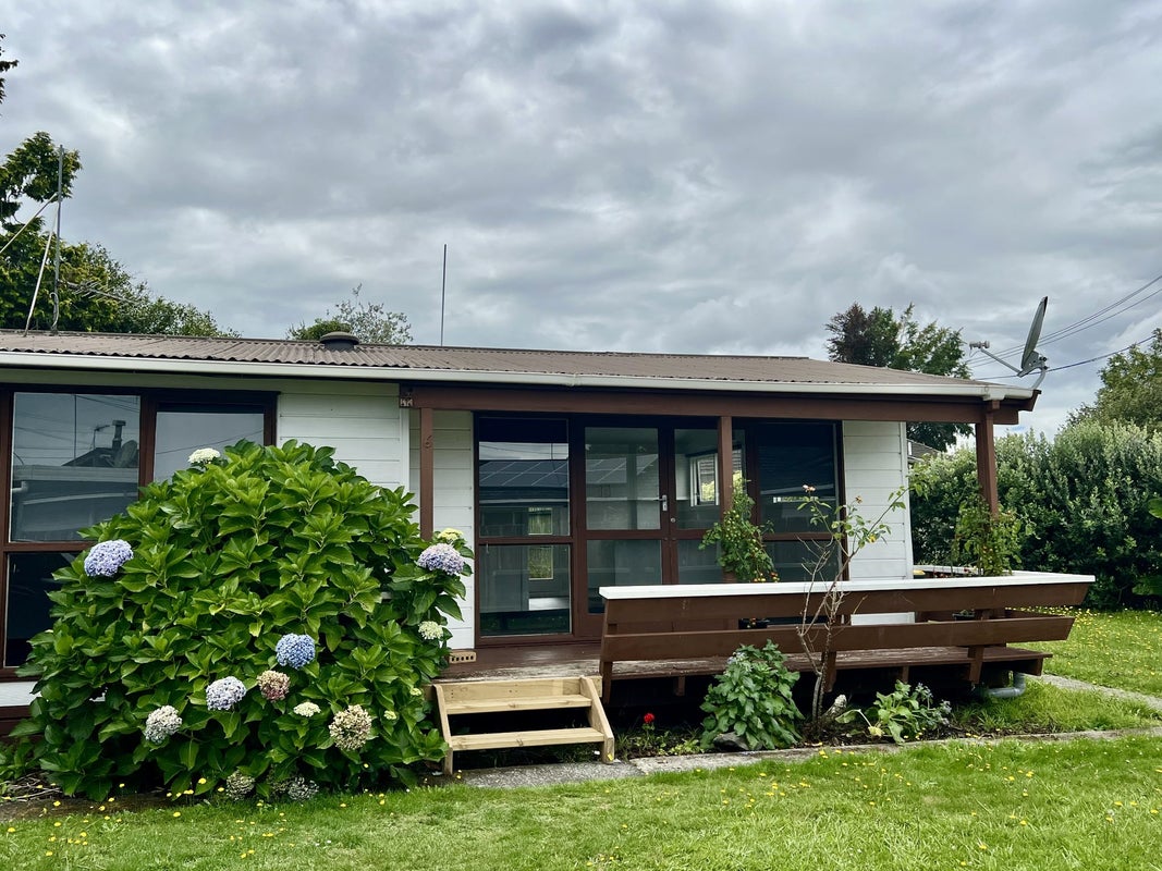 6 Fox Lane, Hamilton East, Hamilton - Carousel 1