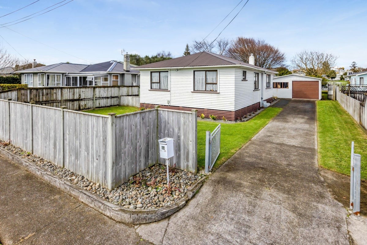 14 Karaka Street, Merrilands, New Plymouth - Carousel 1