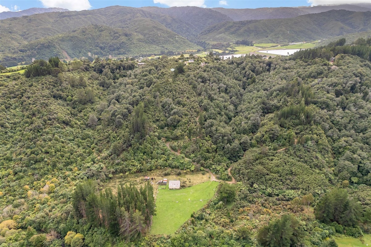 1154D State Highway 2, Te Marua, Upper Hutt - Carousel 24