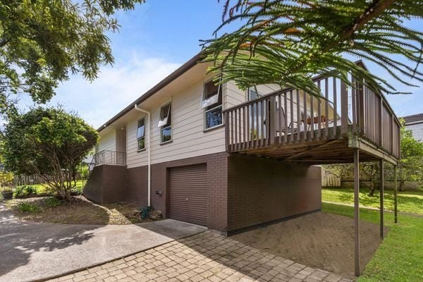 22 Thorp Street, Saint Johns, Auckland - Carousel 1