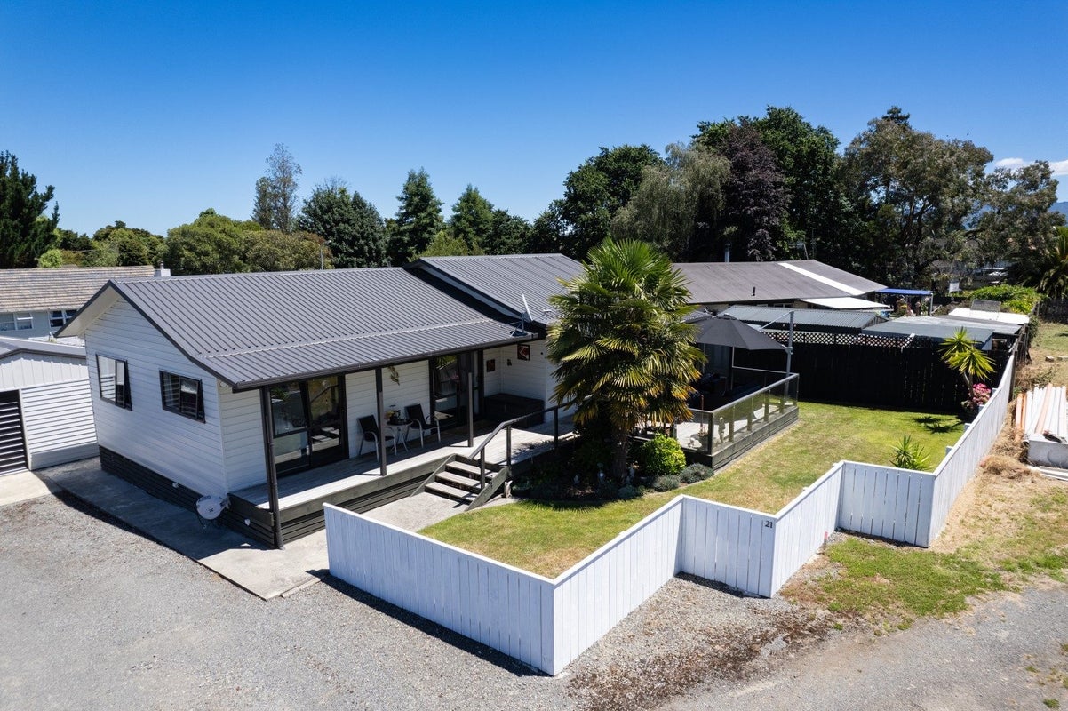 21 Guy Street, Dannevirke - Carousel 1