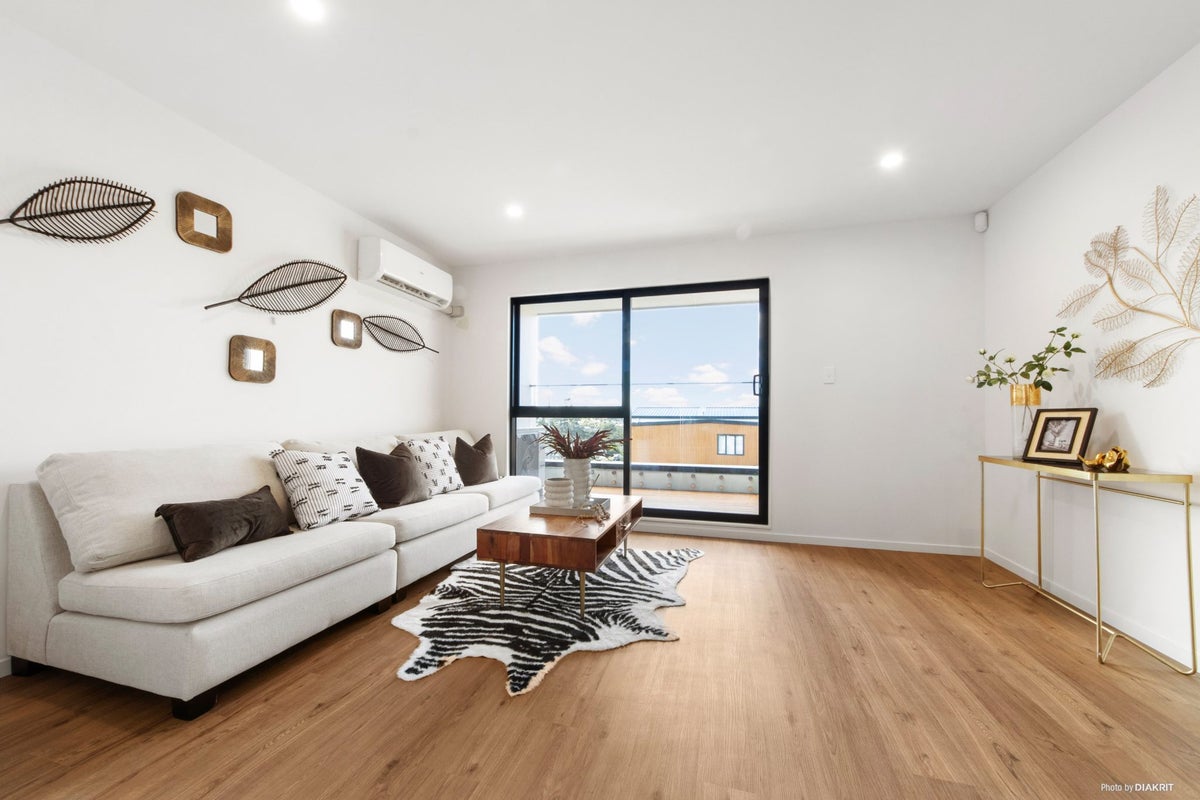 1/14 Hewlett Road, Massey, Auckland - Carousel 2