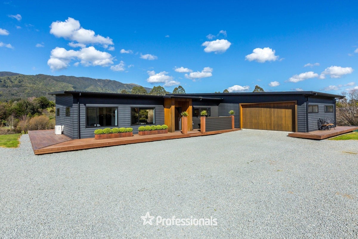 49 Mount Marua Drive, Maymorn, Upper Hutt - Carousel 2