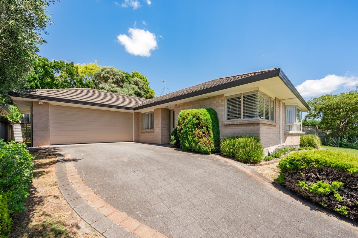 53 Realm Drive, Paraparaumu - Carousel 1