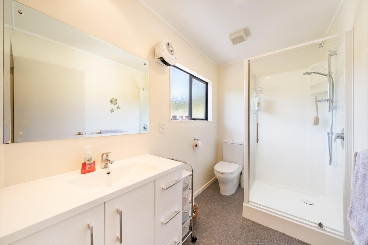 25A Pinehaven Road, Pinehaven, Upper Hutt - Carousel 22