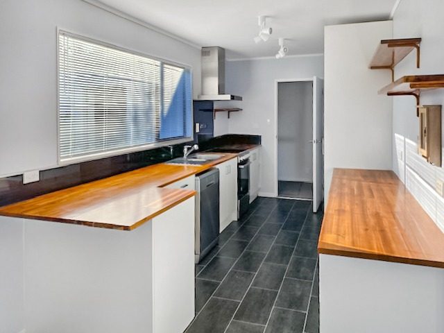 8B Te Awa Street, Foxton Beach, Foxton - Carousel 1