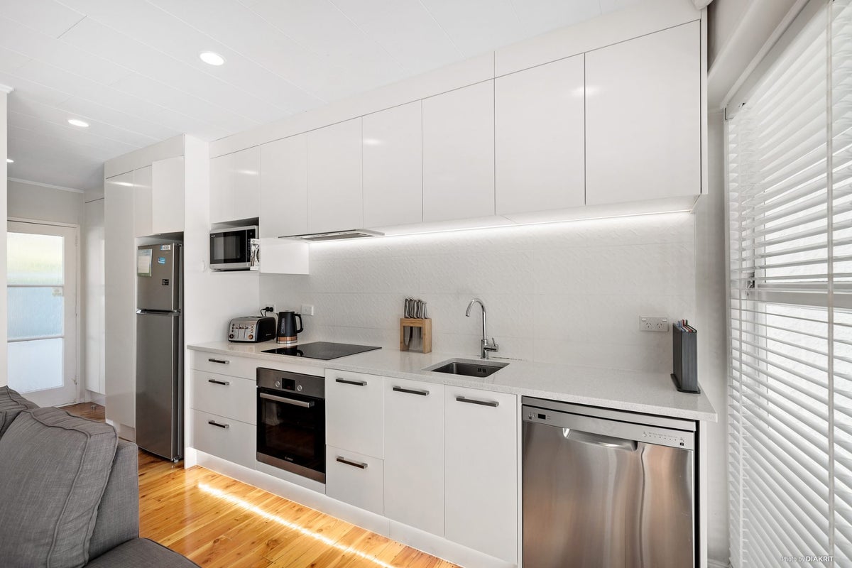 1/5 Troy Place, Glendowie, Auckland - Carousel 2