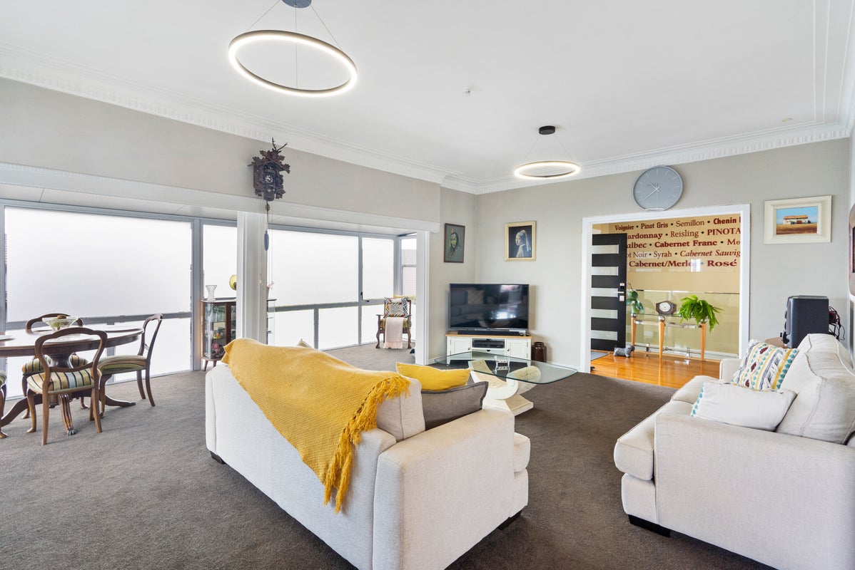 81 Bradbury Road, Botany Downs, Auckland - Carousel 1