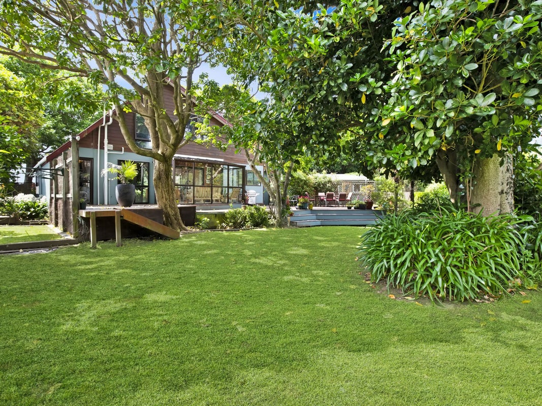 17 Sunny Glen, Waikanae - Carousel 1