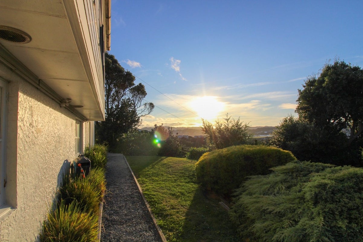 1 Sidlaw Street, Strathmore Park, Wellington - Carousel 1