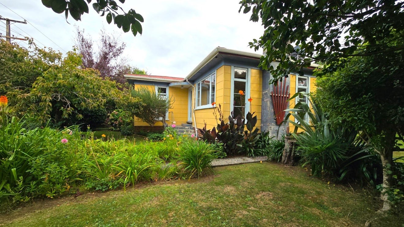 21 Regent Street, Waihi, Waihi - Carousel 1
