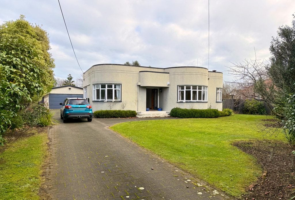 11 Taranaki Street, Saint Johns Hill, Whanganui - Carousel 1