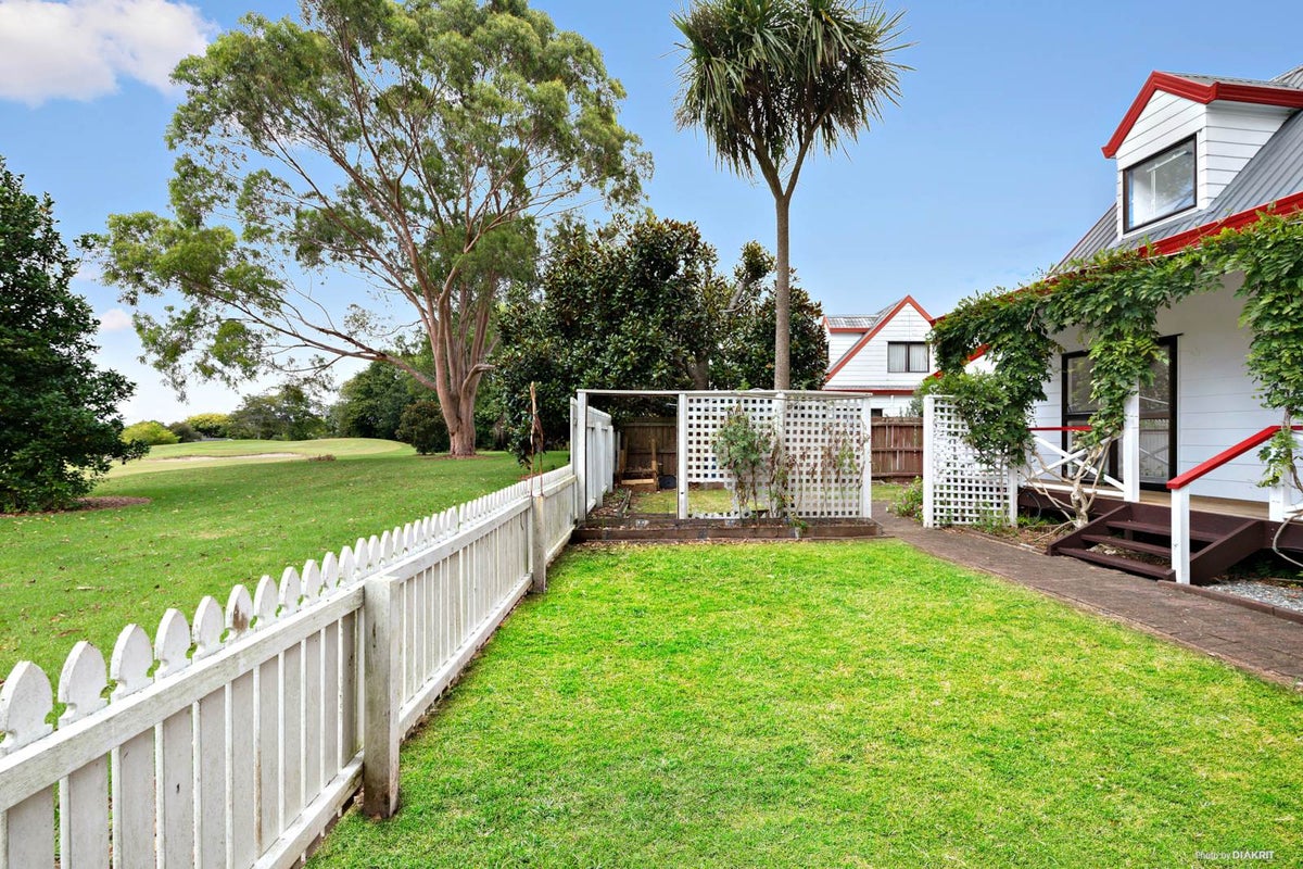 2/19 Oakmont Place, Wattle Downs, Auckland - Carousel 2