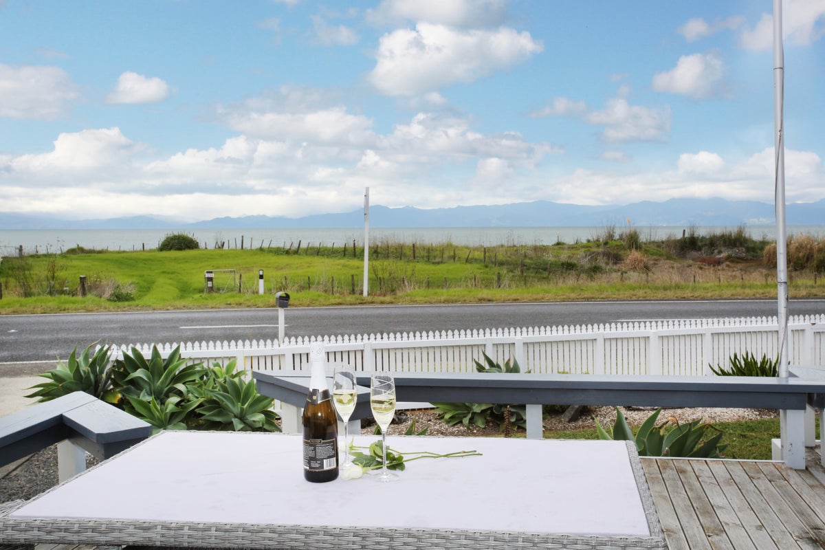 1253 East Coast Road, Pokeno - Carousel 2