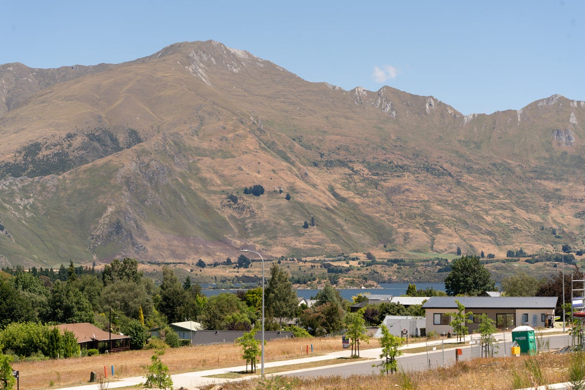 59 Clearview Street, Wanaka - Carousel 2