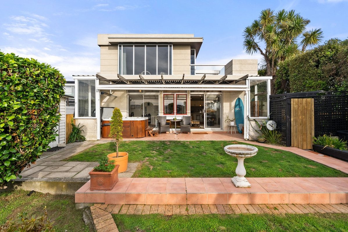 81 Seaview Road, Paremata, Porirua - Carousel 2