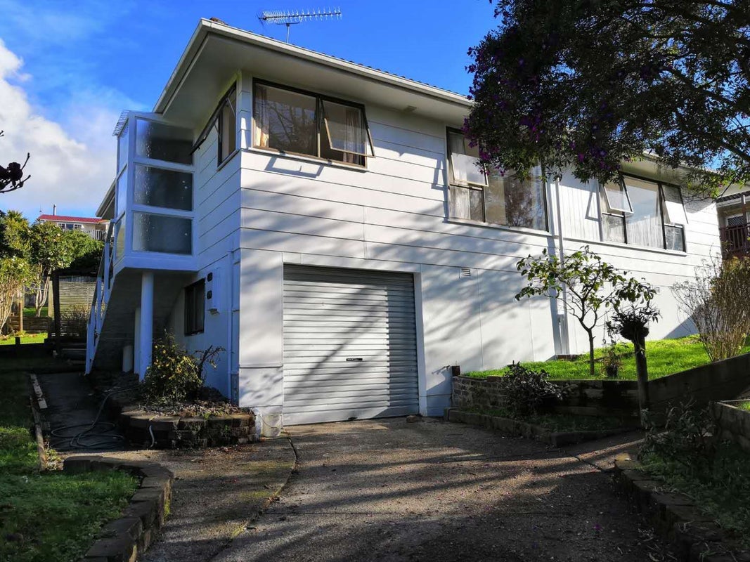 38 Regency Place, Sunnynook, Auckland - Carousel 1