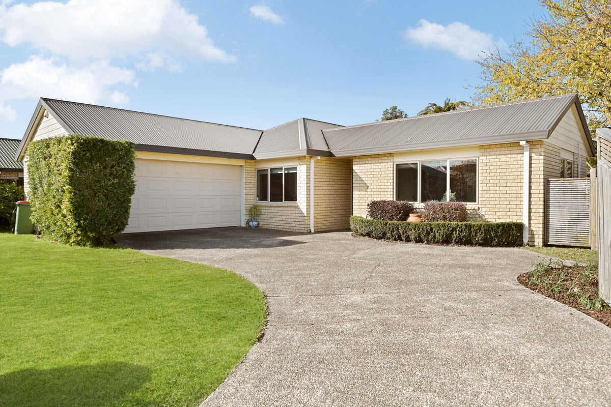 14 Northmeadow Drive, Rototuna, Hamilton - Carousel 1