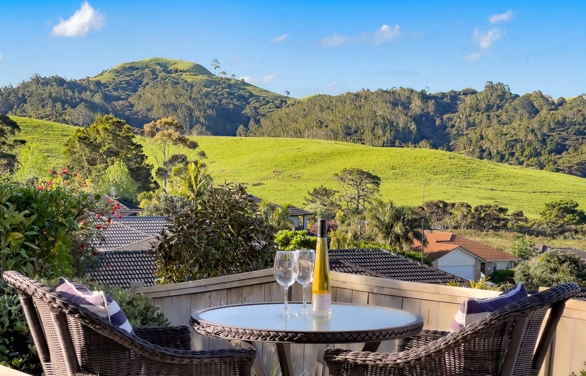 12 Fendalton Place, Hatfields Beach, Orewa - Carousel 2