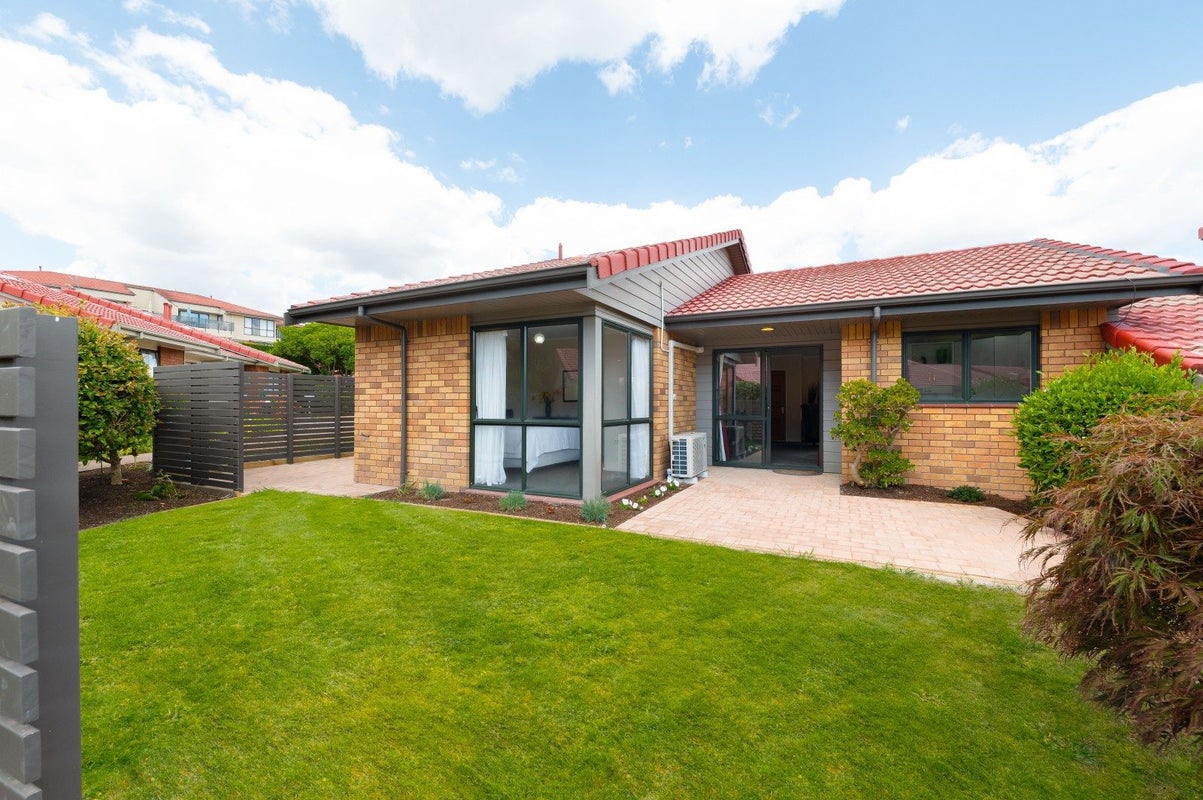 33 Selby Mews, Flagstaff, Hamilton - Carousel 2