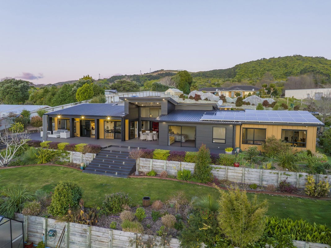 201B SH 1 Paraparaumu, Otaihanga, Paraparumu - Carousel 2