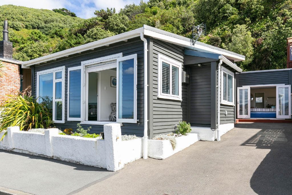 0 Waitaria Bay, Waitaria Bay - Carousel 1