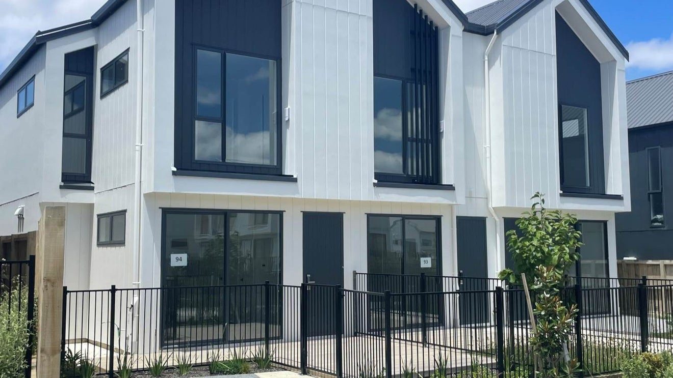 4 Jashi Lane, Westgate, Auckland - Carousel 1