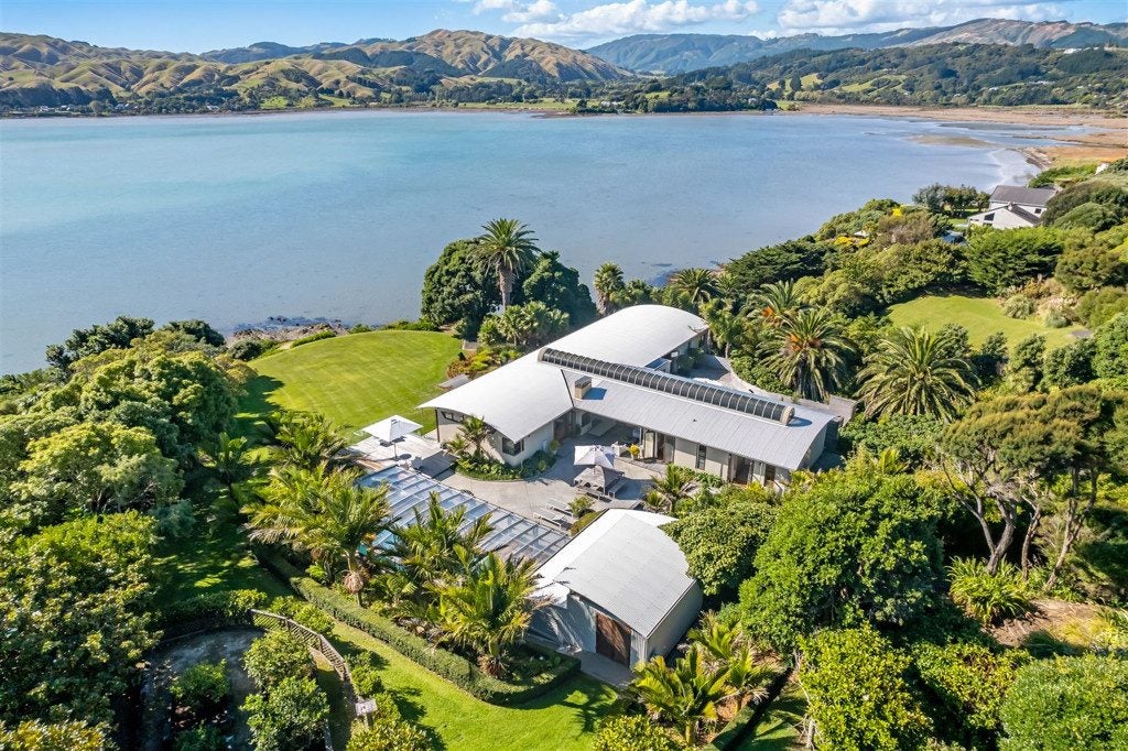 360 Paremata Road, Whitby, Porirua - Carousel 1