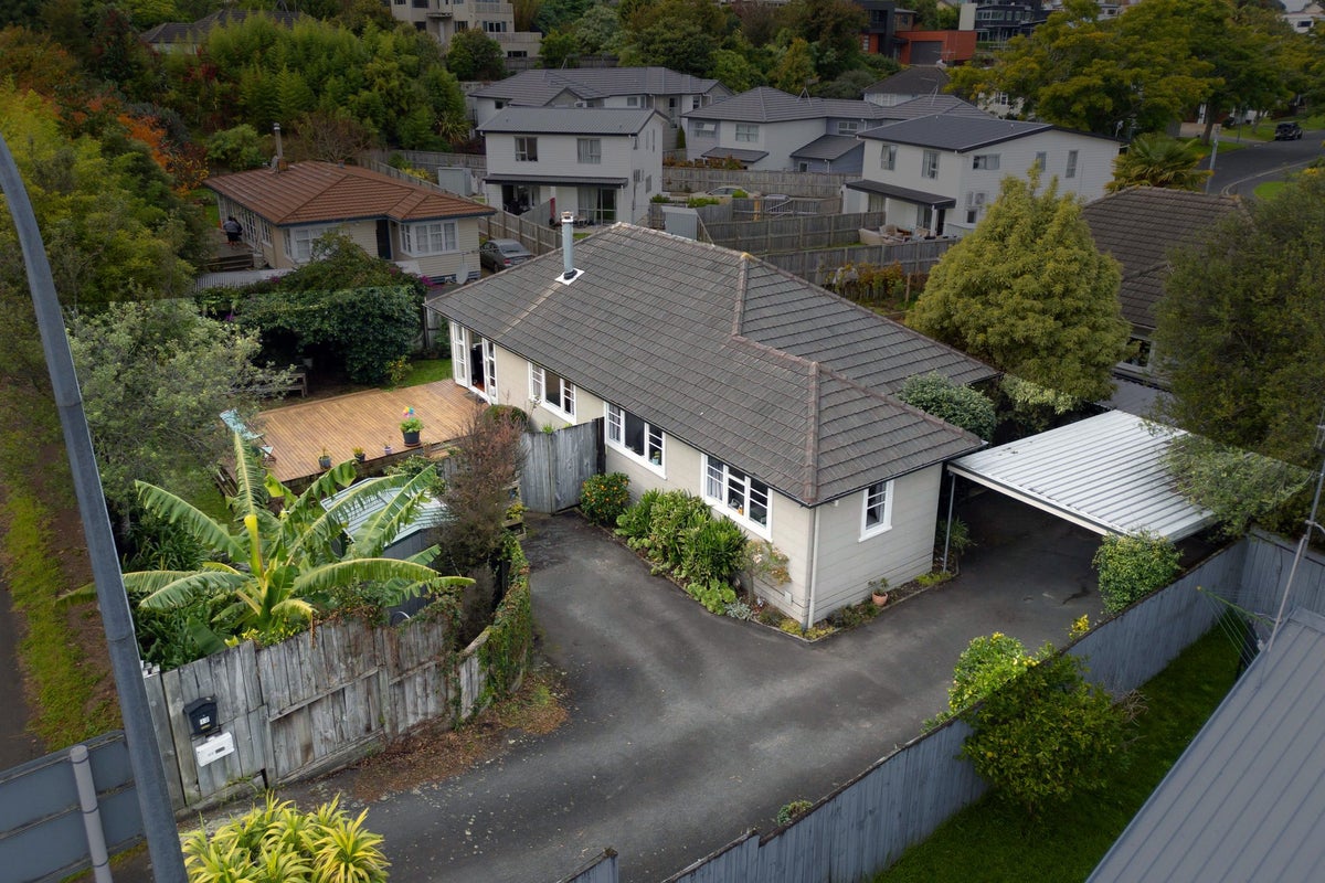 12 Clarkin Road, Fairfield, Hamilton - Carousel 2