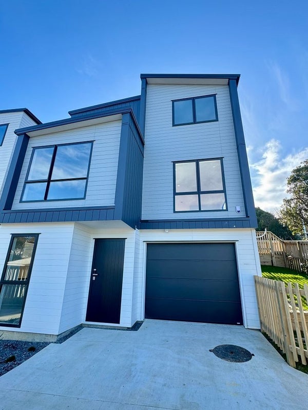 8A Datura Place, Sunnynook, Auckland - Carousel 1
