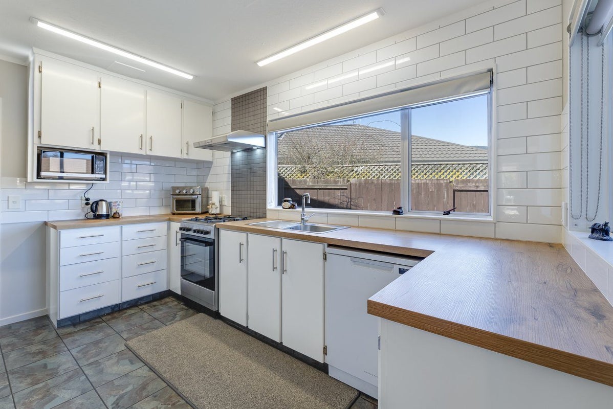 9 Evergreen Way, Stoke, Nelson - Carousel 1