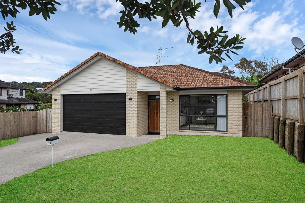 15A Thomas Road, Flat Bush, Auckland - Carousel 1