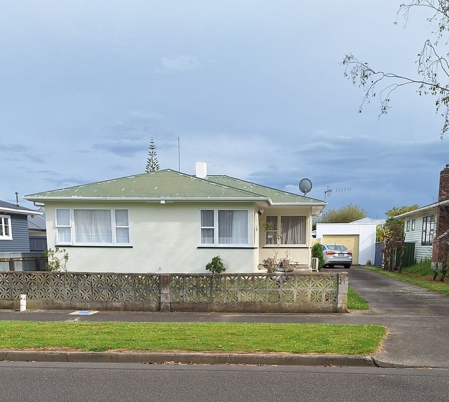 31 Ferguson Street, Awapuni, Palmerston North - Carousel 1