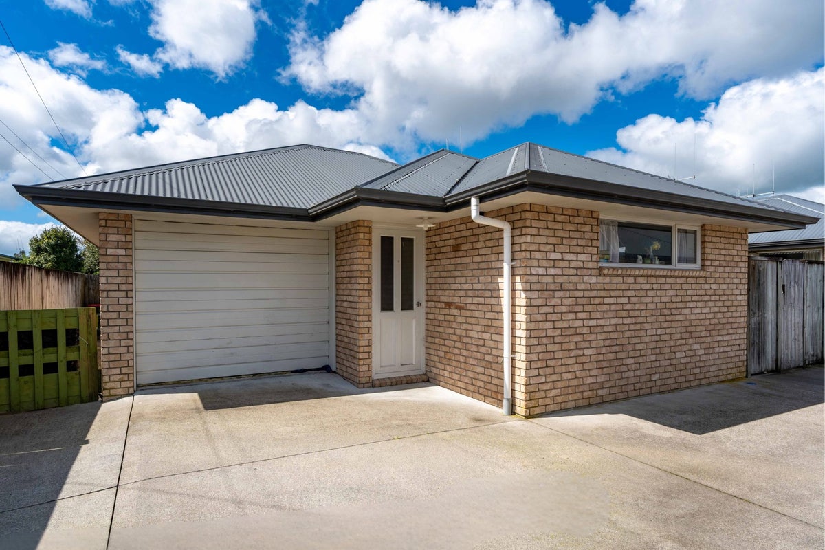 3D Pitt Street, Frankton, Hamilton - Carousel 1