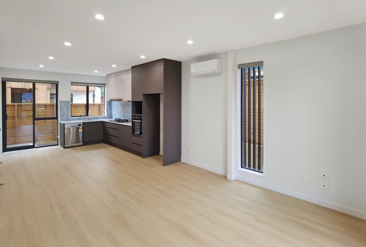 41 Davington Way, Burswood, Auckland - Carousel 2