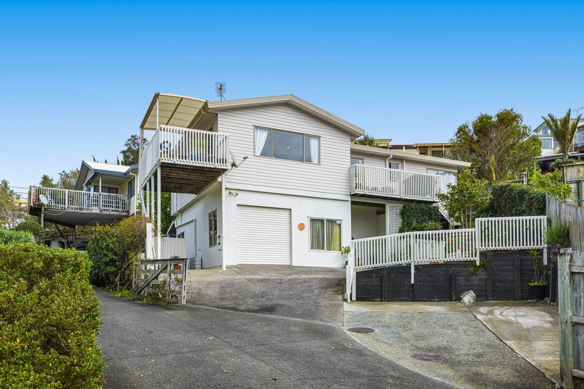 21 Kestrel Heights, Arkles Bay, Whangaparaoa - Carousel 1