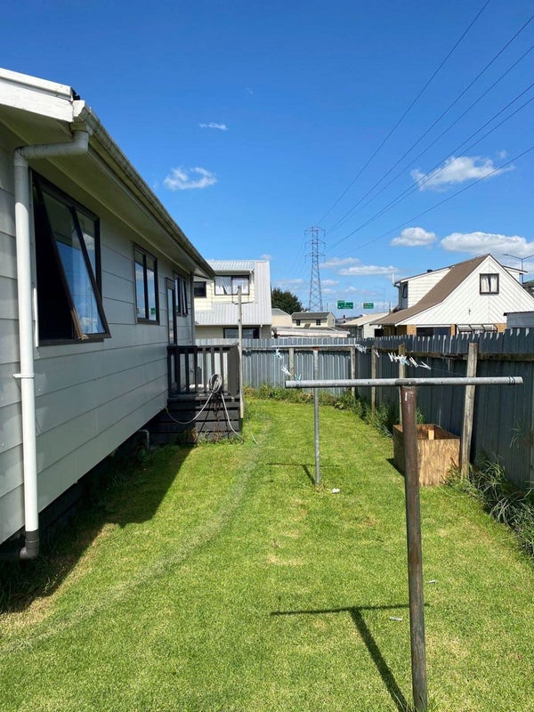 51A Trimdon Street, Randwick Park, Auckland - Carousel 2