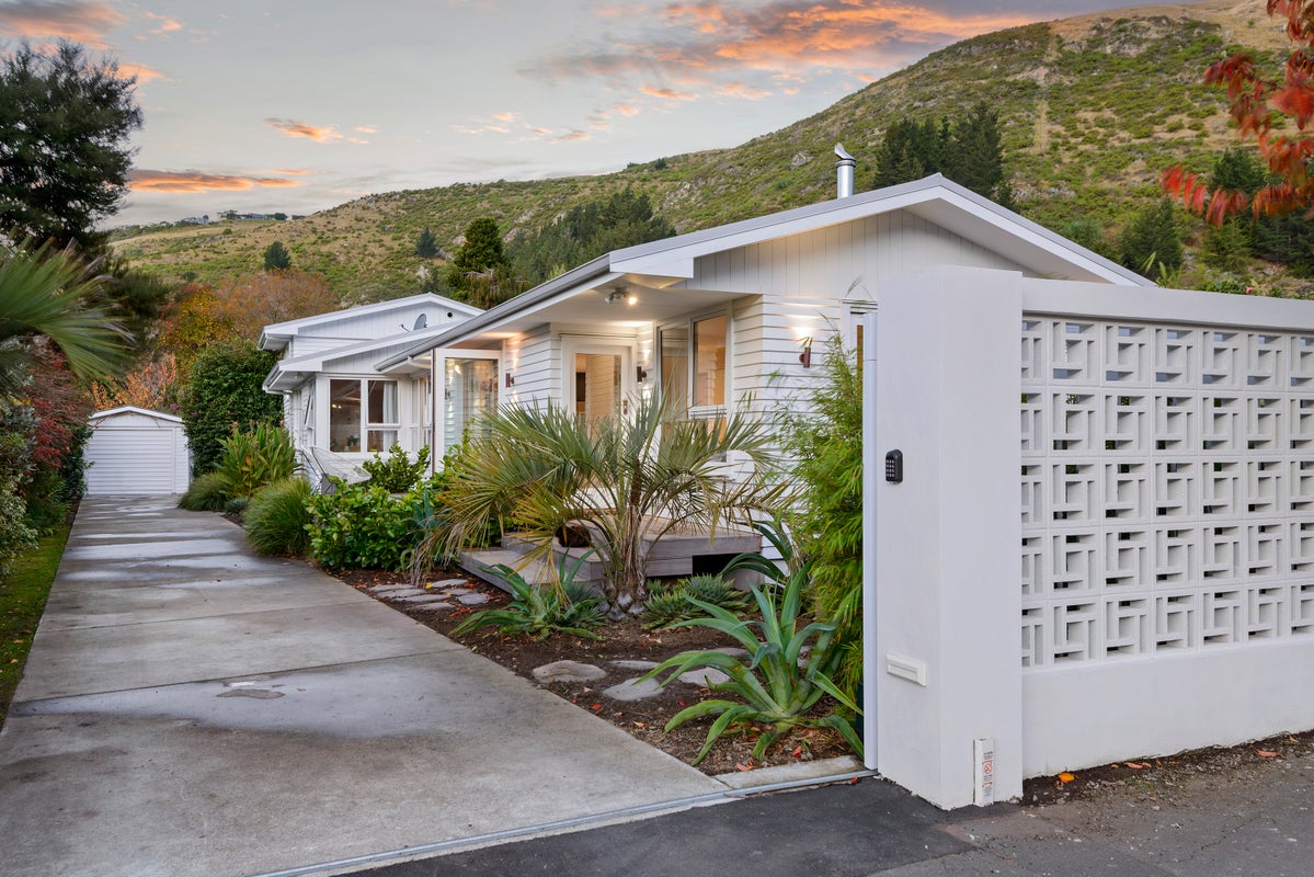 53 Whitfield Street, Sumner, Christchurch - Carousel 1