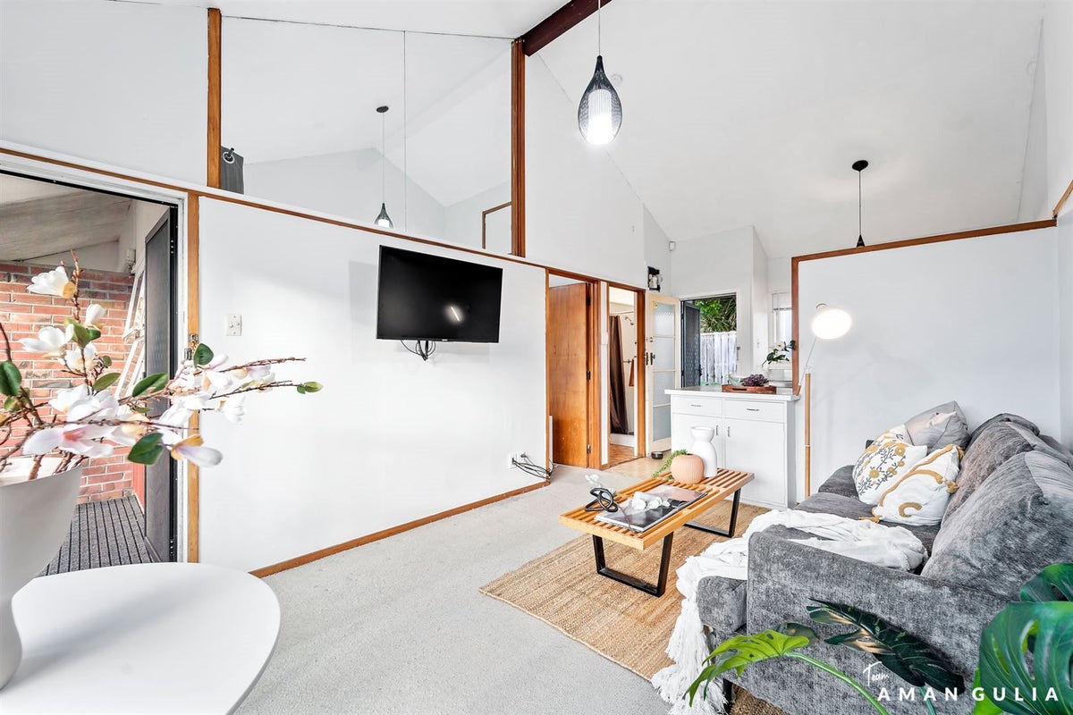 2/53 Margan Avenue, New Lynn, Auckland - Carousel 1