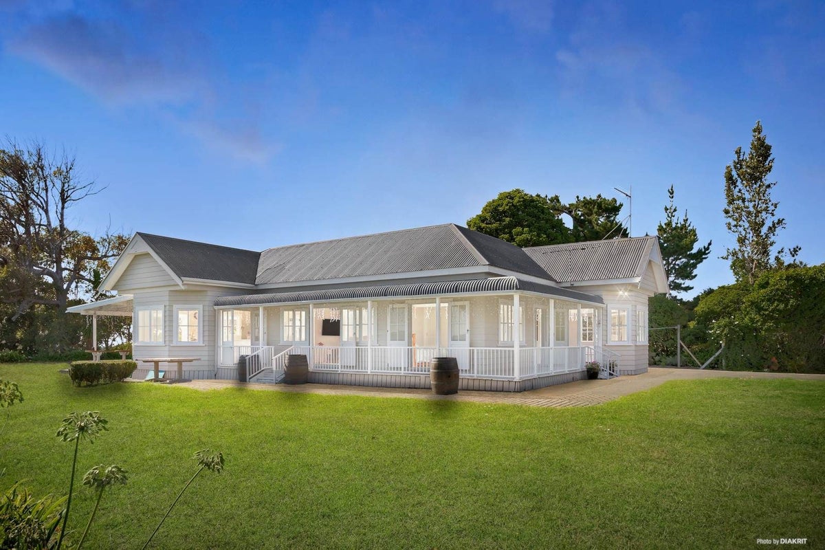 82 Wattle Bay Road, Waiuku - Carousel 1