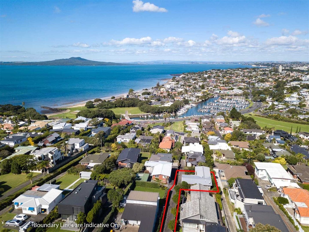 21A Seaview Road, Castor Bay, Auckland - Carousel 2