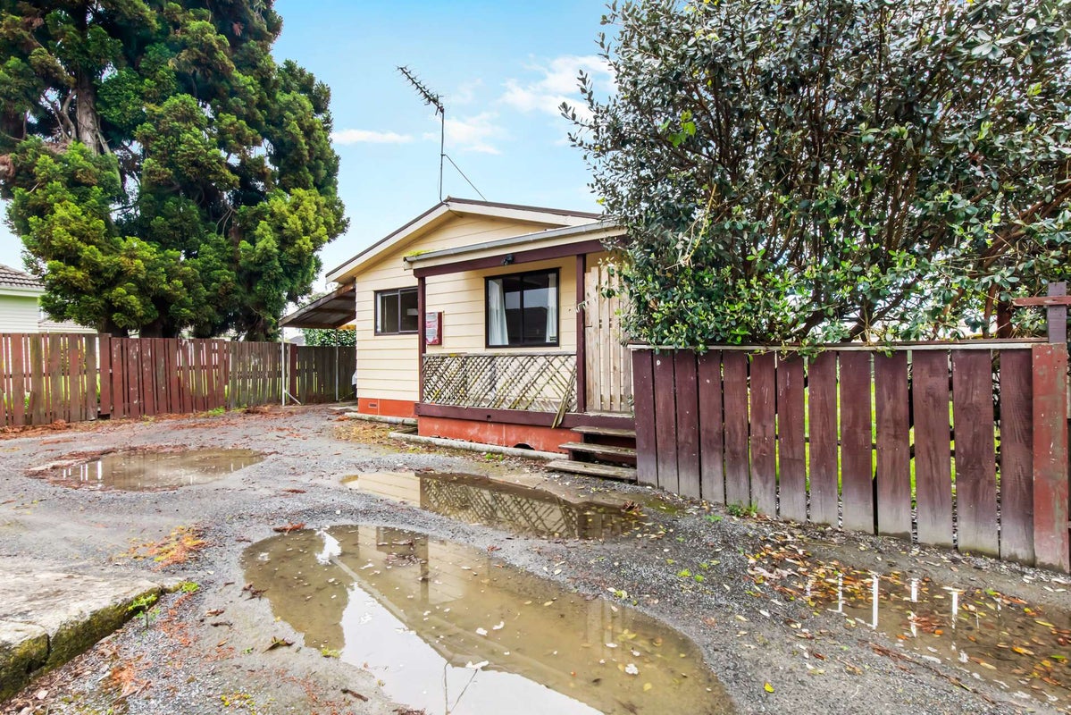 18A Douglas Crescent, Fairfield, Hamilton - Carousel 1