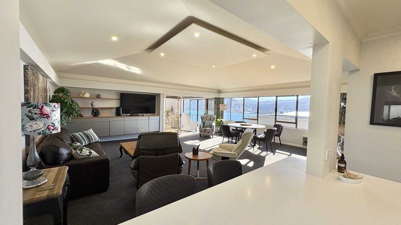 9/9 Wilkinson Street, Oriental Bay, Wellington - Carousel 1