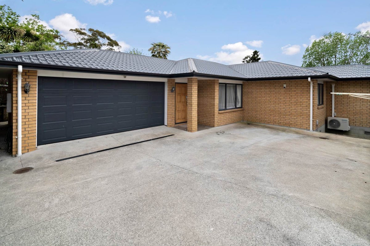 63C Harrington Road, Henderson, Auckland - Carousel 1