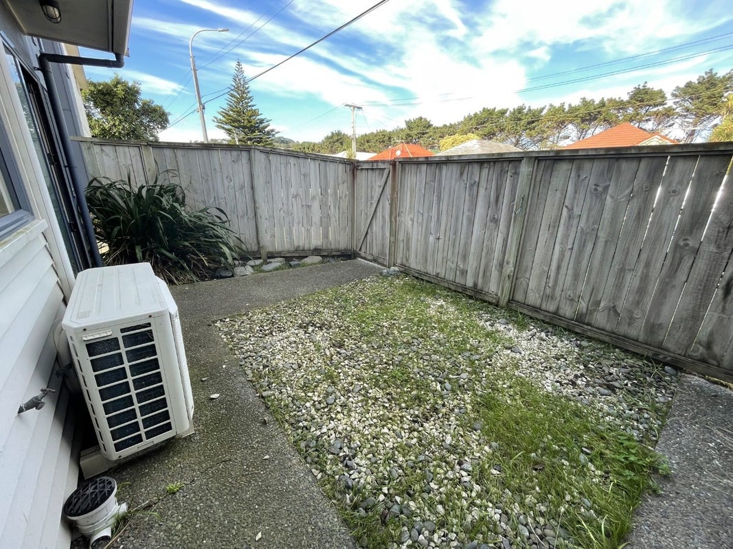 4/389 Broadway, Miramar, Wellington - Carousel 22