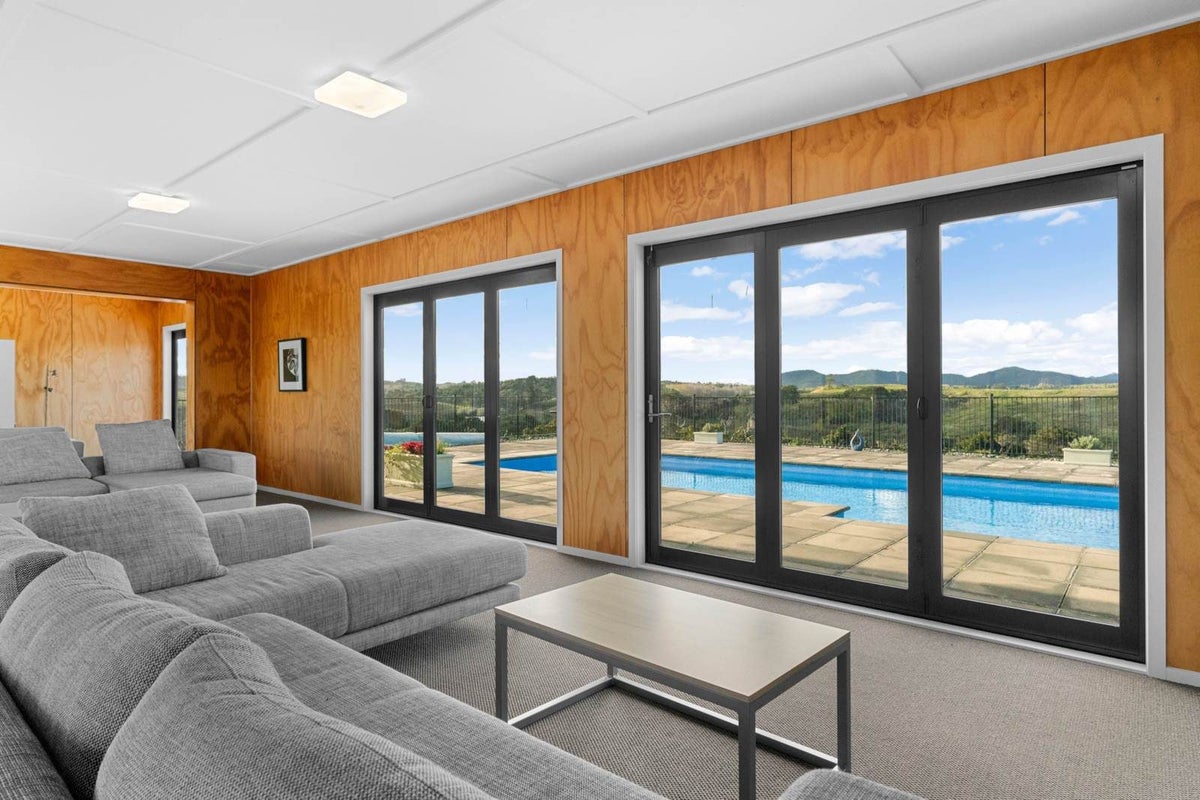 11 Barnfield Road, Kaiwaka - Carousel 33