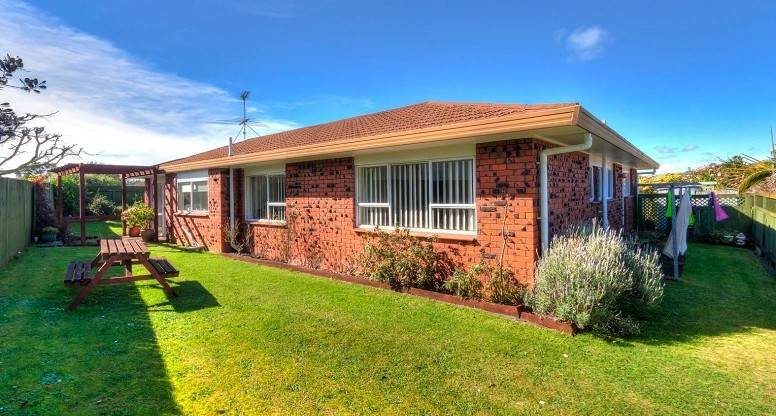 1/32 Booralee Avenue, Botany Downs, Auckland - Carousel 1
