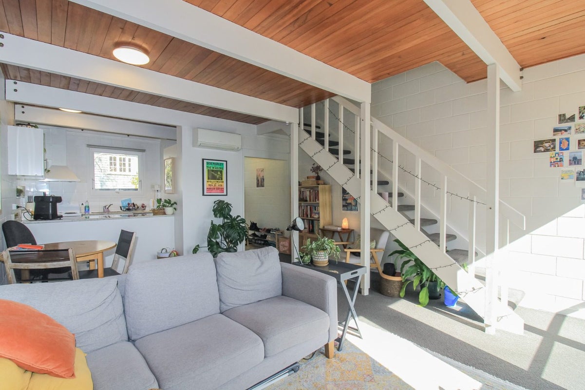 7/11 Pitarua Street, Thorndon, Wellington - Carousel 2